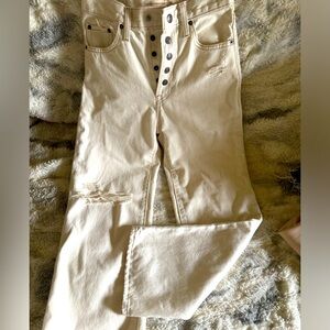 Levis womens cream ribcage straight ankle jeans- NWOT